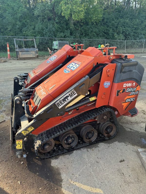 DITCH WITCH SK600
