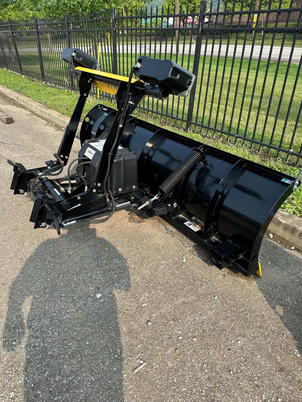 Snoway 26 Series Used Plow (Like New) Round Bottom Rental